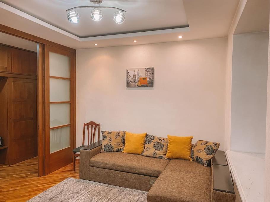City Center 1 Bedroom + Living Chişinău Esterno foto